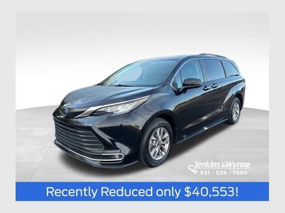 Used 2023 Toyota Sienna XLE
