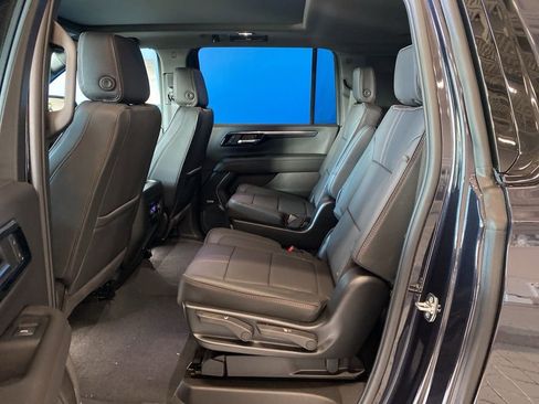 New 2026 Chevrolet Suburban RST w/ RST Capability Package AWD/4WD image 12