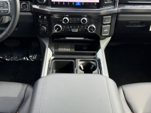 New 2025 Ford F250 Lariat w/ Lariat Ultimate Package image 46