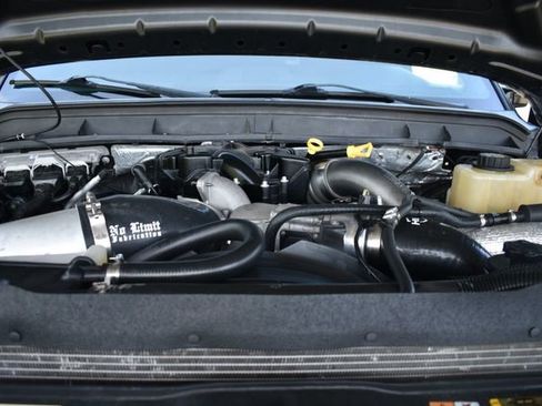 Used 2015 Ford F350 Platinum w/ FX4 Off-Road Package image 30