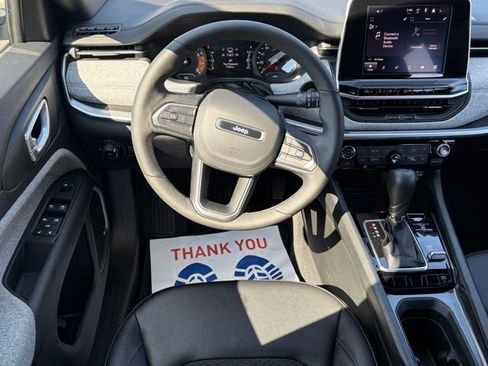 Used 2025 Jeep Compass Latitude w/ Sun & Sound Group image 34