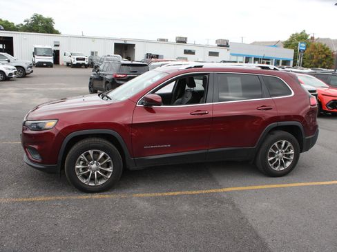 Used 2021 Jeep Cherokee Latitude Plus w/ Sun & Sound Group AWD/4WD image 5