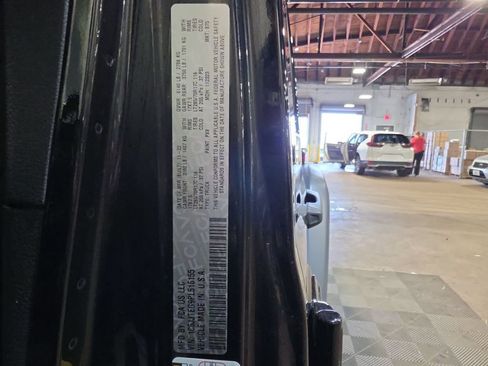 Used 2023 Jeep Gladiator Mojave AWD/4WD image 26