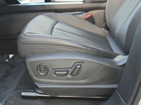 Used 2024 Audi Q8 e-tron Premium Plus image 27