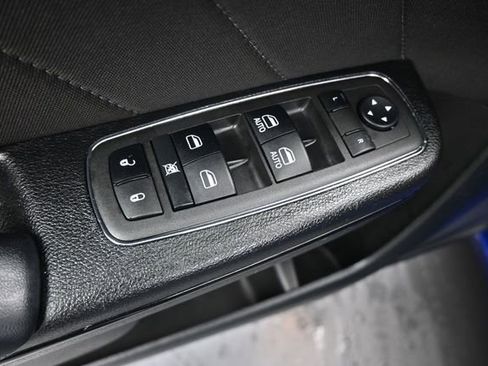 Used 2022 Dodge Charger SXT w/ Blacktop Package RWD image 13