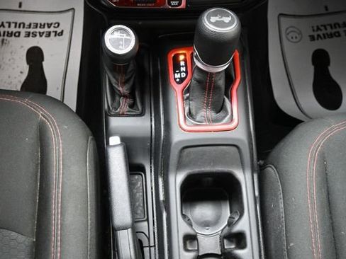 Used 2021 Jeep Wrangler Unlimited Rubicon w/ Cold Weather Group AWD/4WD image 21