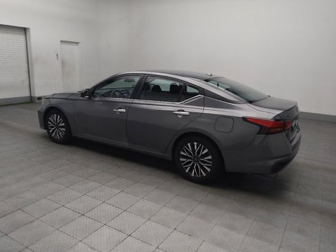 Used 2024 Nissan Altima 2.5 SV image 3