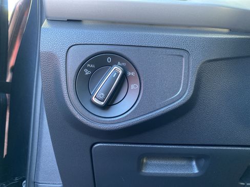 Used 2021 Volkswagen Atlas Cross Sport SEL image 18