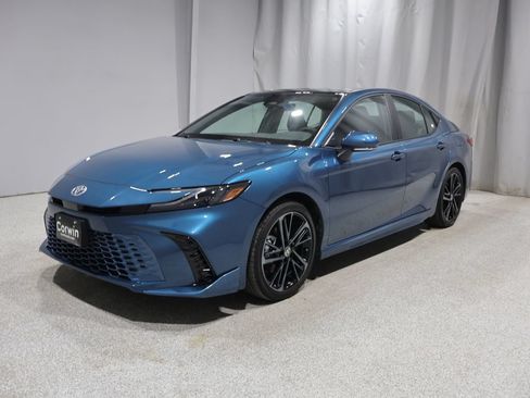 Used 2026 Toyota Camry XSE FWD image 5