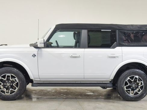 Used 2024 Ford Bronco Outer Banks image 8