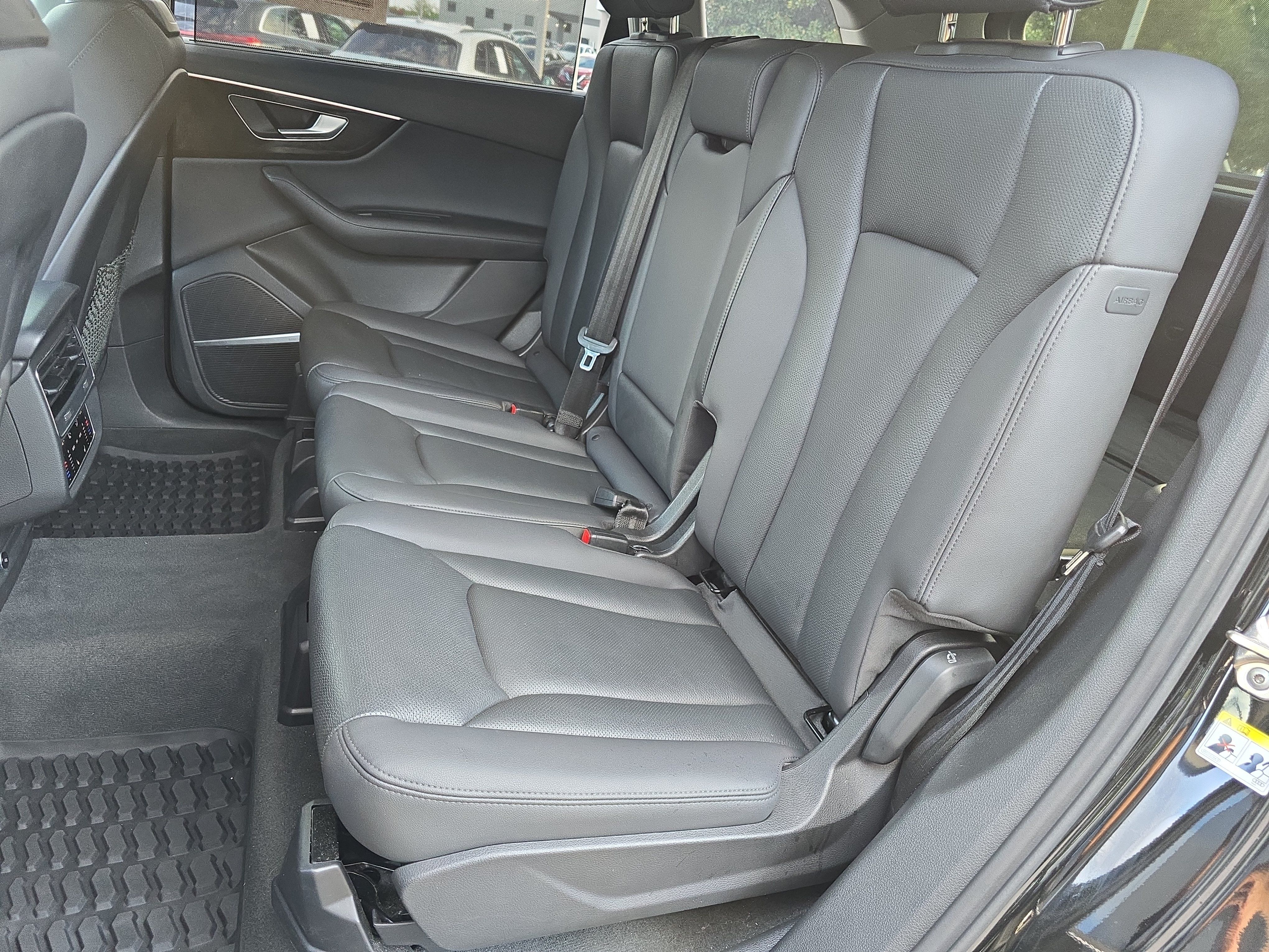 Used 2023 Audi Q7 3.0T Prestige AWD/4WD image 17