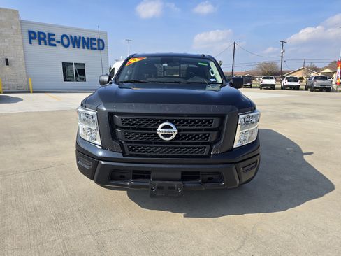 Used 2021 Nissan Titan S w/ S Utility Package image 8