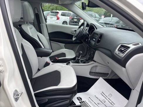 Used 2019 Jeep Compass Latitude w/ Cold Weather Group AWD/4WD image 25