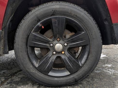 Used 2016 Jeep Patriot Latitude image 9