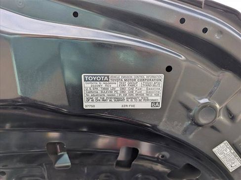 Used 2020 Toyota Corolla LE image 20