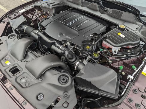 Used 2019 Jaguar XJ R-Sport image 47