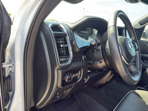 Used 2024 RAM 1500 Laramie AWD/4WD image 14