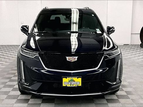 Used 2022 Cadillac XT6 Sport w/ Platinum Package AWD/4WD image 4
