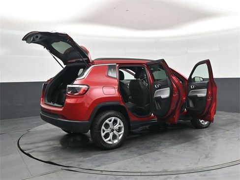 New 2026 Jeep Compass Latitude image 46