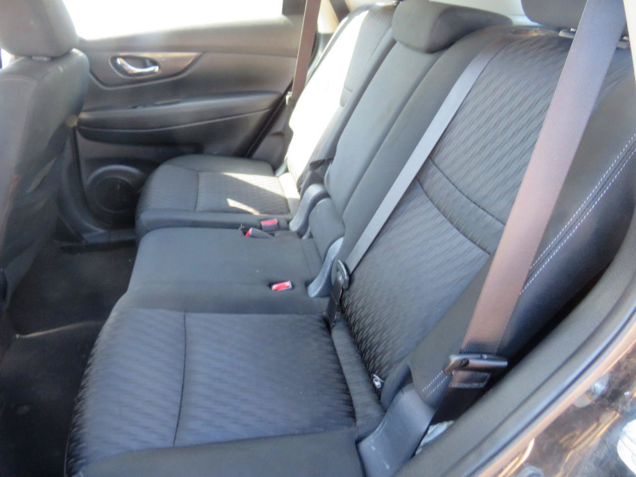 Used 2018 Nissan Rogue S FWD image 9