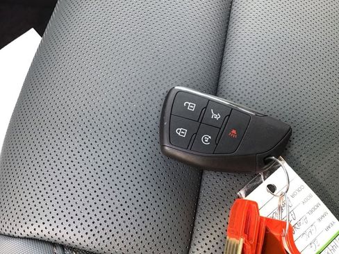 New 2026 GMC Acadia AT4 w/ Luxury Package image 32