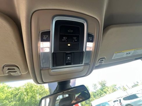 Used 2019 RAM 1500 Laramie AWD/4WD image 45