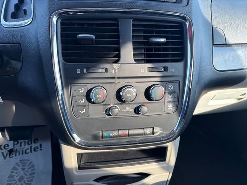 Used 2013 Dodge Grand Caravan SE FWD image 17