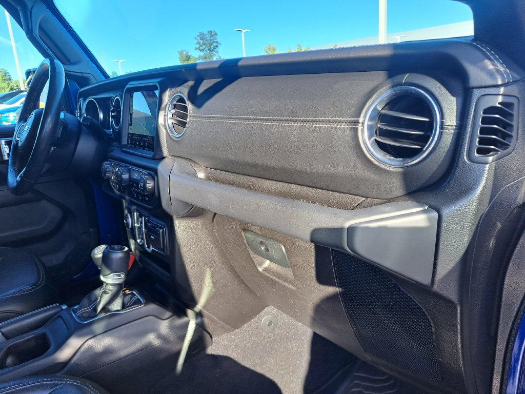 Used 2019 Jeep Wrangler Unlimited Sahara AWD/4WD image 33