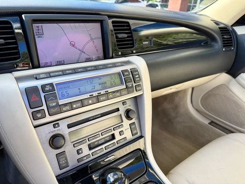 Used 2004 Lexus SC 430 Convertible RWD image 39