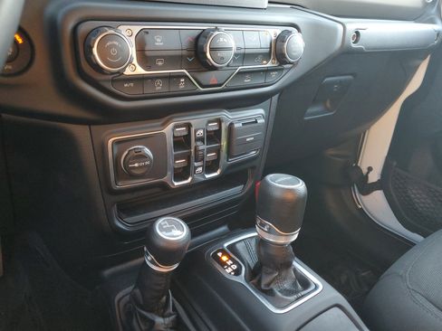 Used 2020 Jeep Gladiator Sport w/ Quick Order Package 24S image 27