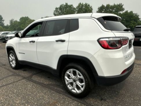 Used 2025 Jeep Compass Sport AWD/4WD image 8