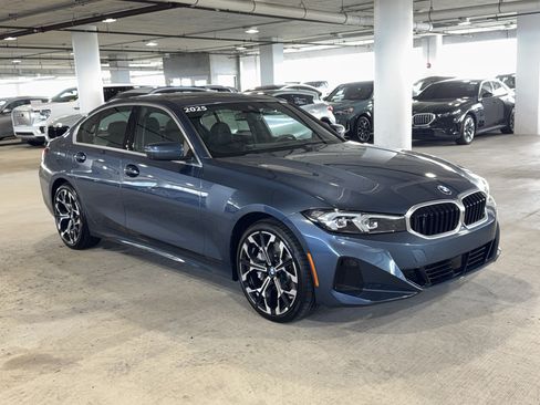 Used 2025 BMW 330i Sedan RWD image 2
