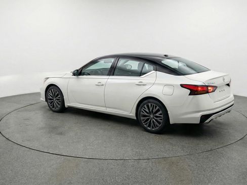 Used 2025 Nissan Altima 2.5 SV image 6