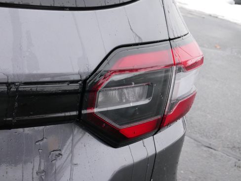 Certified 2025 Honda Pilot Touring image 18