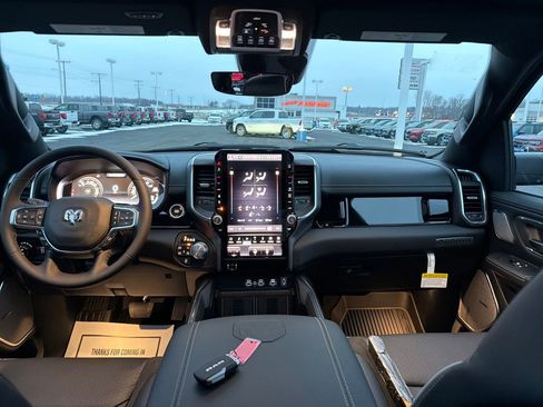 New 2026 RAM 1500 Laramie AWD/4WD image 12