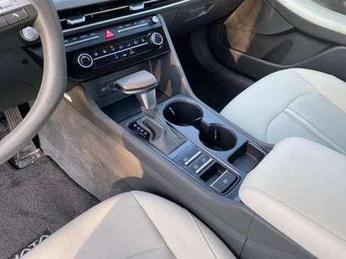 Certified 2025 Hyundai Sonata SE FWD image 13