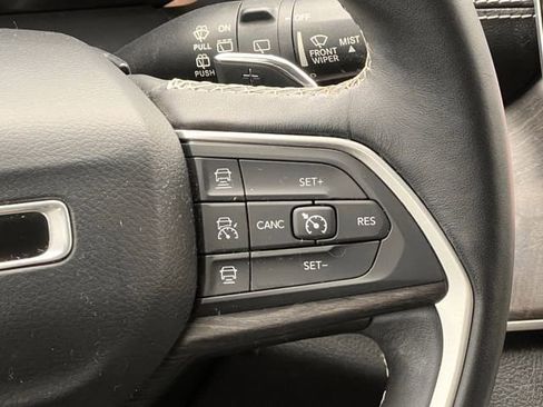 Used 2021 Jeep Grand Cherokee L Limited image 16