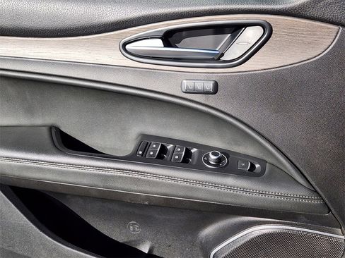 Used 2022 Alfa Romeo Stelvio Ti image 3