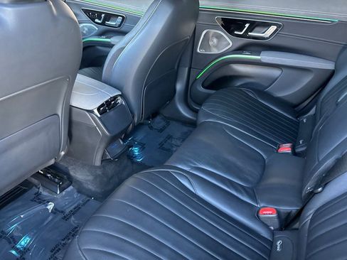 Used 2023 Mercedes-Benz EQS 580 4MATIC SUV image 11