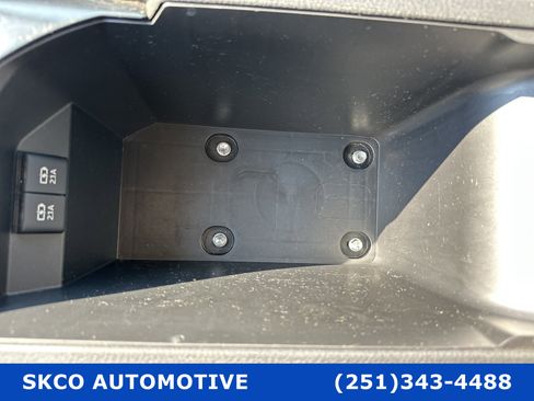 Used 2020 Toyota Camry SE image 25