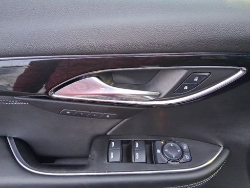 Used 2024 Buick Envision Preferred image 18