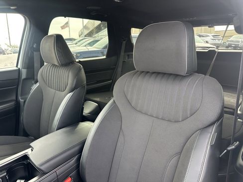 Certified 2025 Hyundai Palisade Calligraphy image 12
