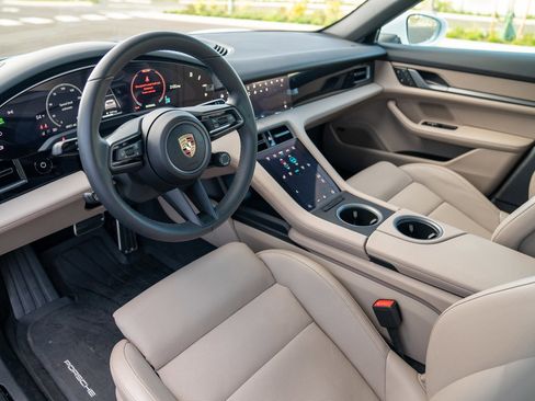 Used 2025 Porsche Taycan image 4