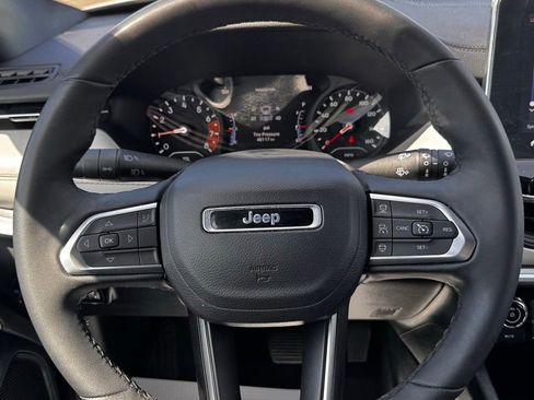 Used 2025 Jeep Compass Limited AWD/4WD image 11