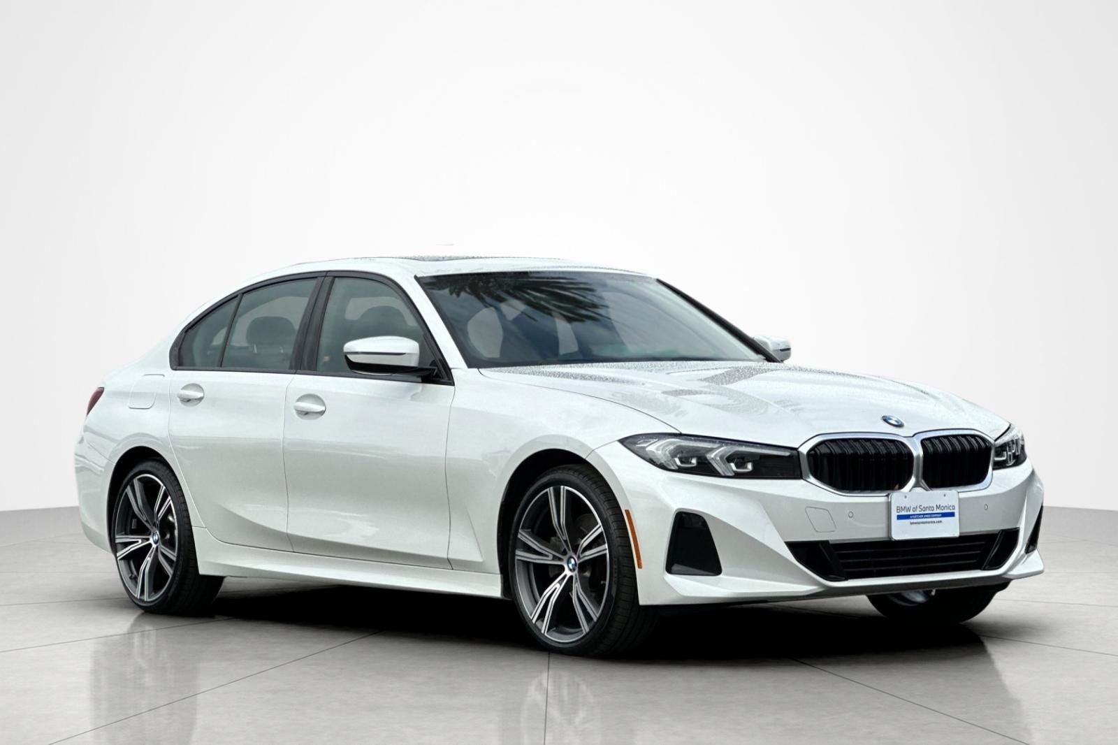 Used 2023 BMW 330i Sedan w/ Driving Assistance Package RWD image 7