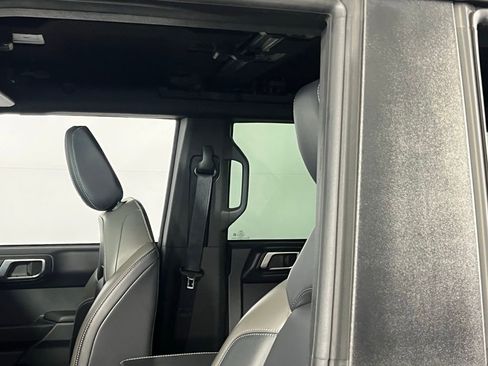 Used 2025 Ford Bronco Outer Banks image 26