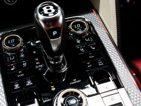 New 2025 Bentley Flying Spur Plug-In Hybrid image 37