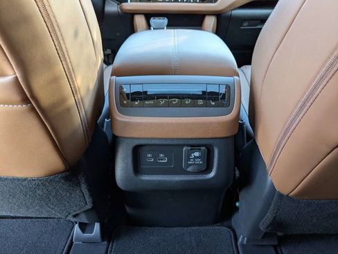 New 2025 Nissan Pathfinder Platinum w/ Cargo Package image 16