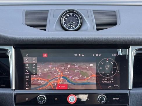 Certified 2026 Porsche Macan AWD/4WD image 29