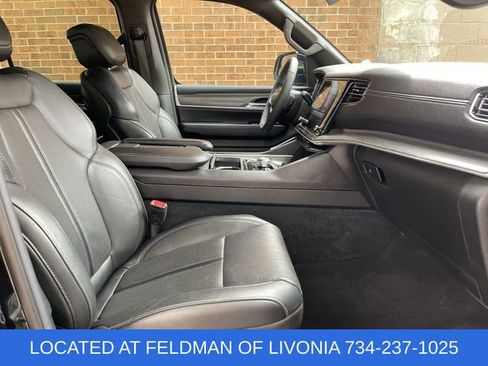 Used 2023 Jeep Wagoneer Series III w/ Preferred Equipment Group image 28